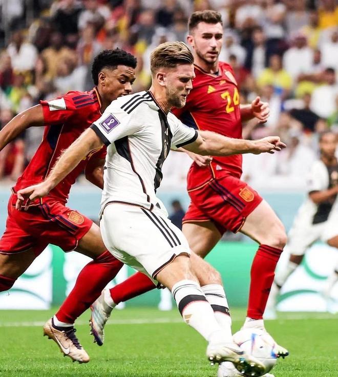 拜仁vs勒沃库森：凯恩替补，雅克松、卡尔、金玟哉首发（拜仁对阵勒沃库森：凯恩列替补，雅克松、卡尔、金玟哉先发）