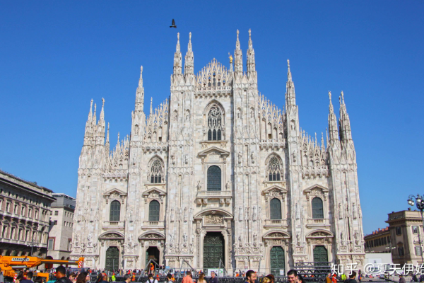 曼联的不稳定表现：马兹拉维的愤怒与反思（曼联起伏不定：马兹拉维的愤怒与自省）