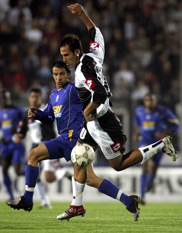 亚冠二E组积分榜：国安小组垫底出局，麦克阿瑟、河内晋级（亚冠E组积分情况：国安垫底遭淘汰，麦克阿瑟与河内出线）