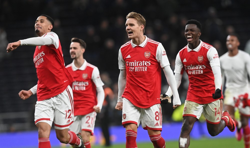 热议国安输球：下半场人员配置有问题；下赛季亚冠前景不乐观（国安失利引发热议：下半场用人存疑，来季亚冠前景堪忧）