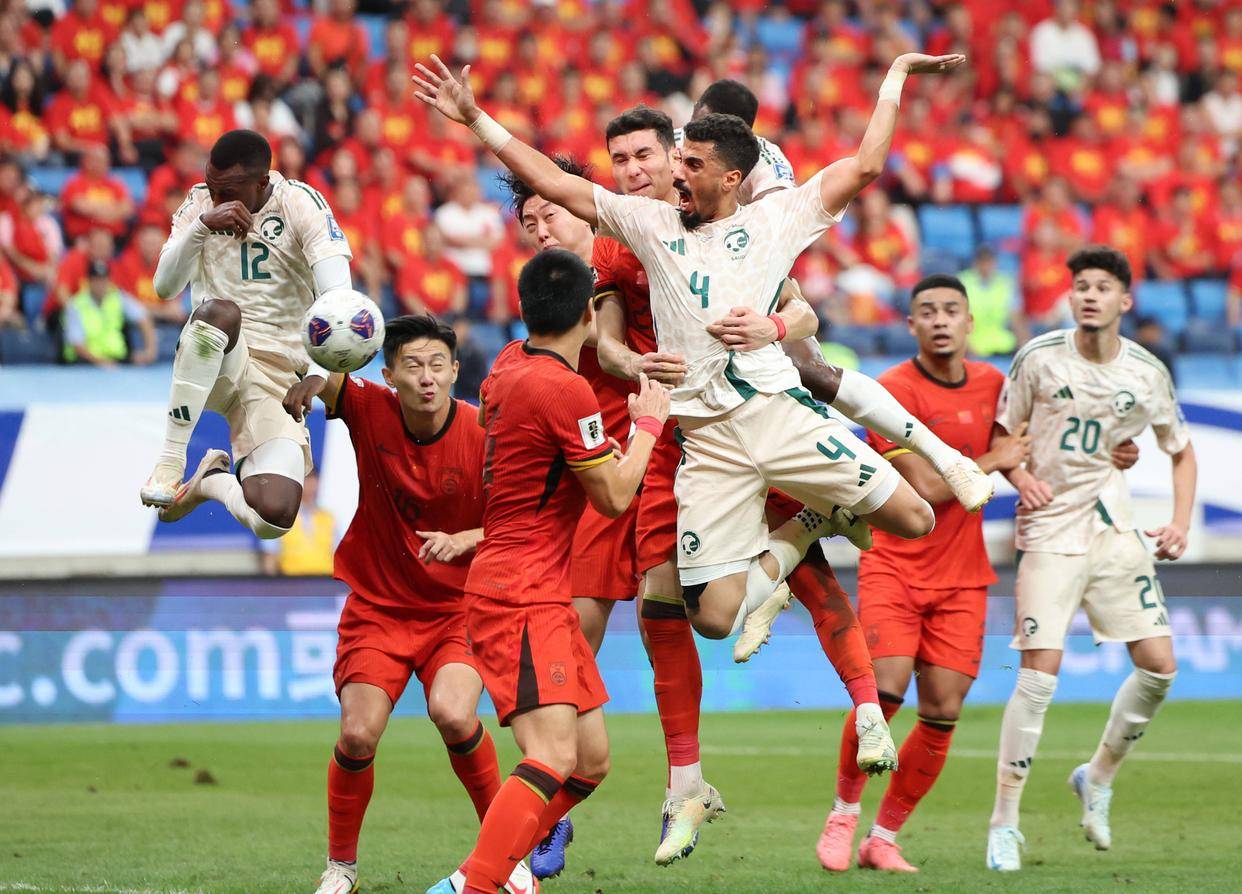 亚戈平均69.7分钟一球，本赛季中超进球数＞1的球员中用时最短（亚戈每69.7分钟进一球，本季中超进球数超过1的球员中效率最高）