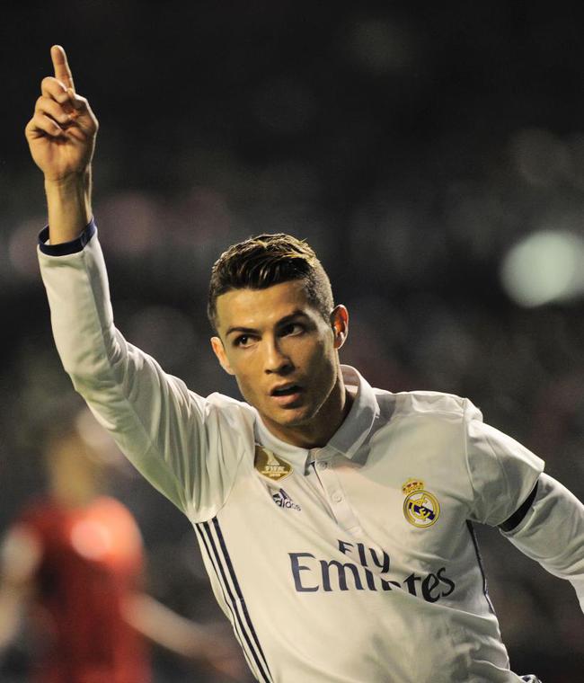 国足训练营进入封闭模式，外界信息有限（国足训练营实行封闭管理，外界消息受限）