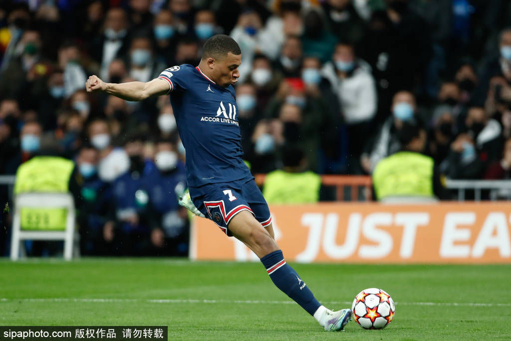 王博豪荷乙打满全场，制造一粒点球但被队友罚丢（王博豪荷乙全场出战，造点遗憾队友未进）