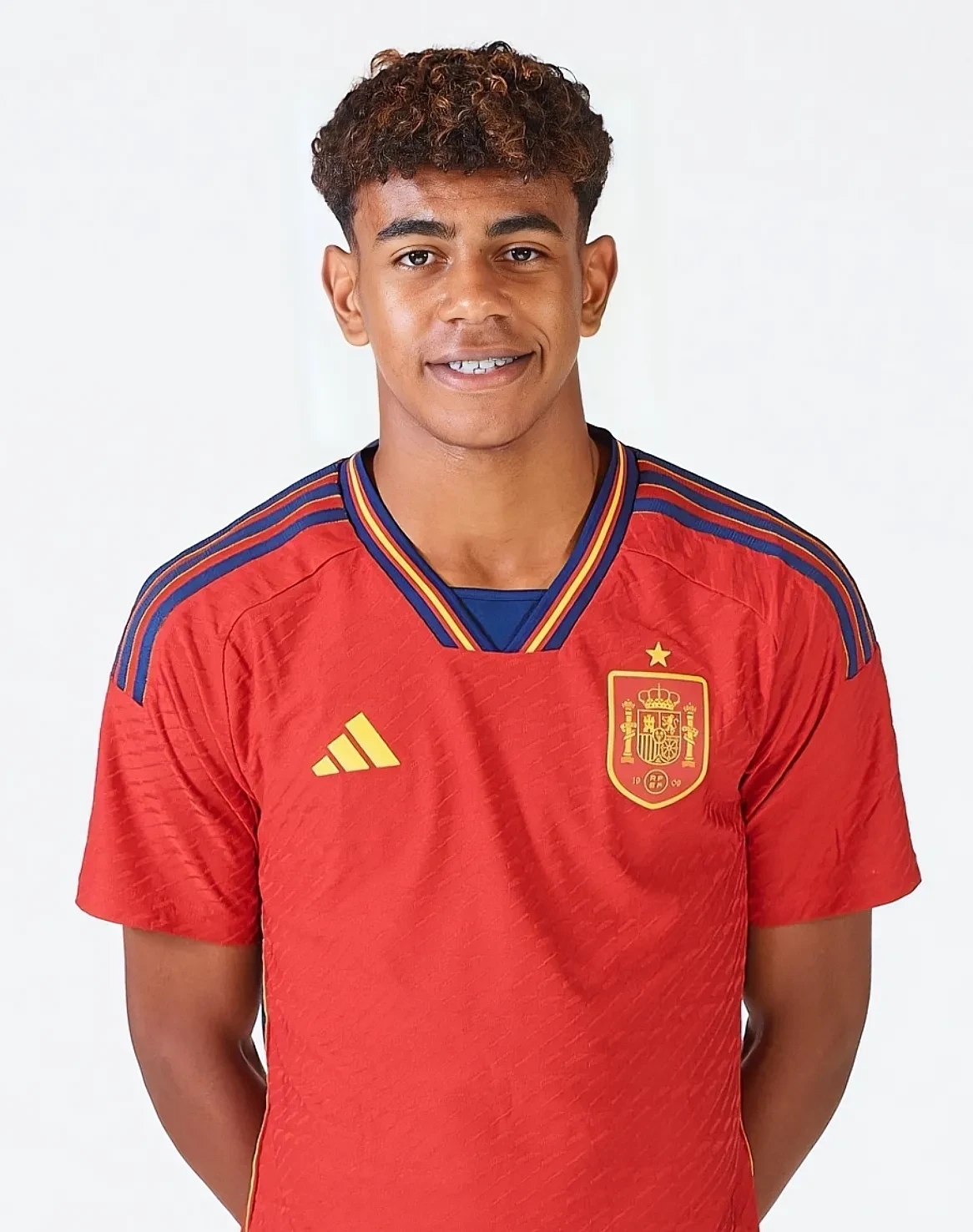 法媒：姆巴佩向巴黎索赔2.4亿欧，巴黎则要求姆巴佩赔偿1.8亿（法媒称姆巴佩向巴黎追讨2.4亿欧元，巴黎反向索赔1.8亿）