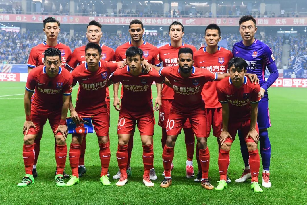 费尔斯新秀赛季连续21场比赛得分上双，超越锡安排在队史第一