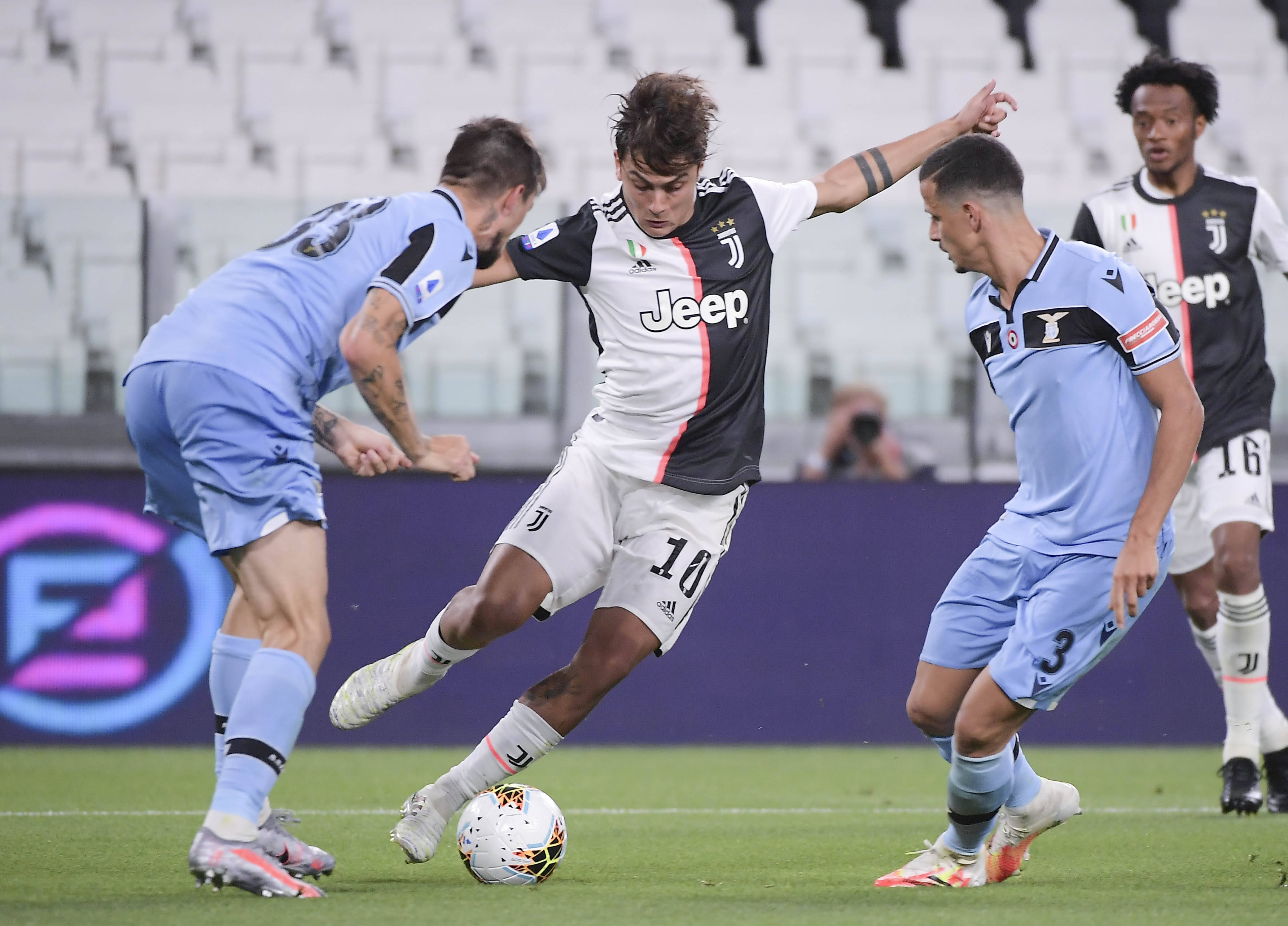 🎮KeSPA杯战报：Zeka阿卡丽超神砍13杀，HLE鏖战三局力克T1（KeSPA杯速报：Zeka阿卡丽砍下13杀，HLE三局苦战击败T1）