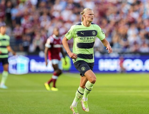 皇马今日提交财报：上赛季收入超11亿欧元，连续25年盈利（皇马发布最新财报：上赛季营收突破11亿欧元，已连续25年实现盈利）