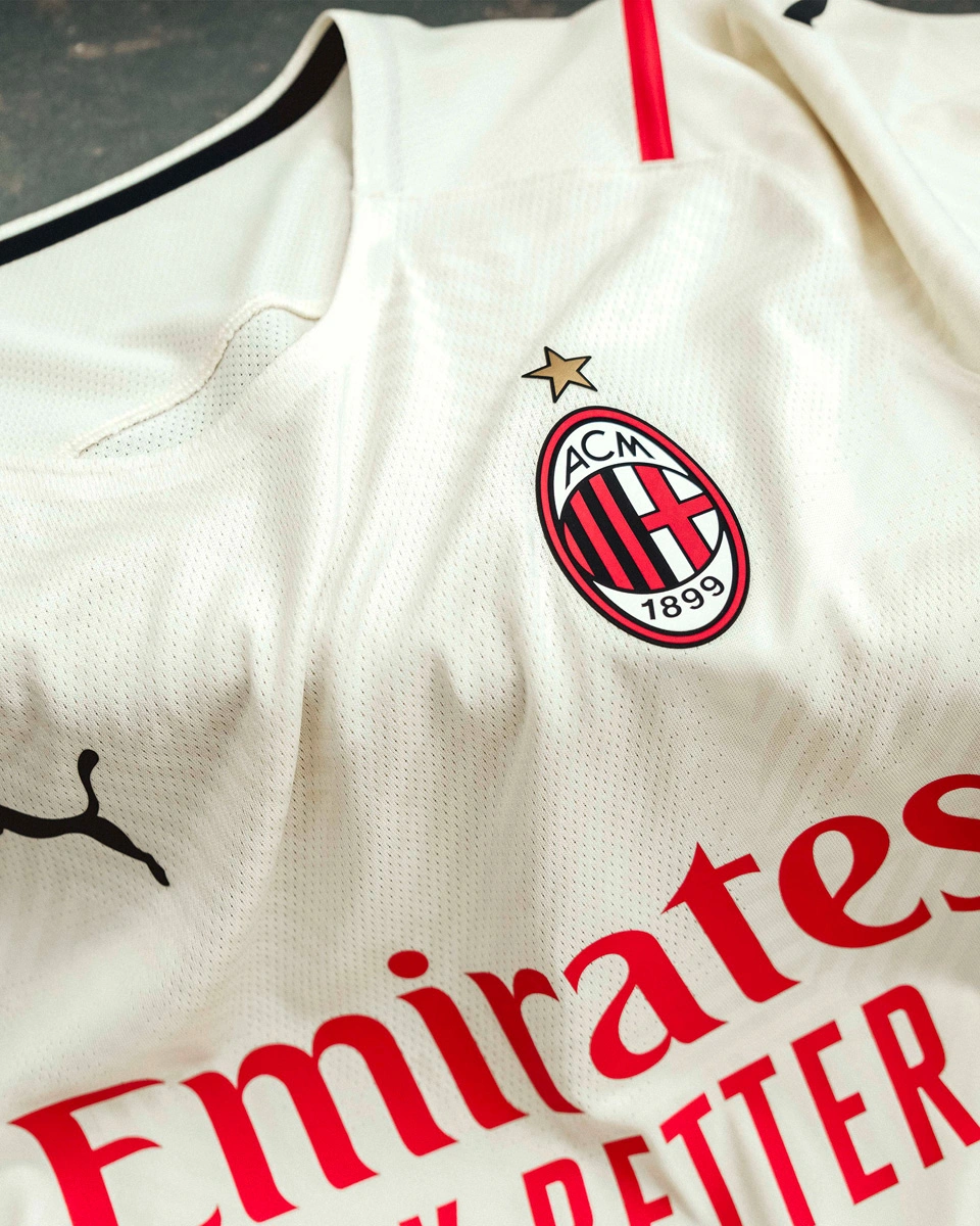 “六连冠”田径老将杨丽婉为聚光灯外的世界呼喊（六冠田径老将杨丽婉，为聚光灯之外的世界发声）